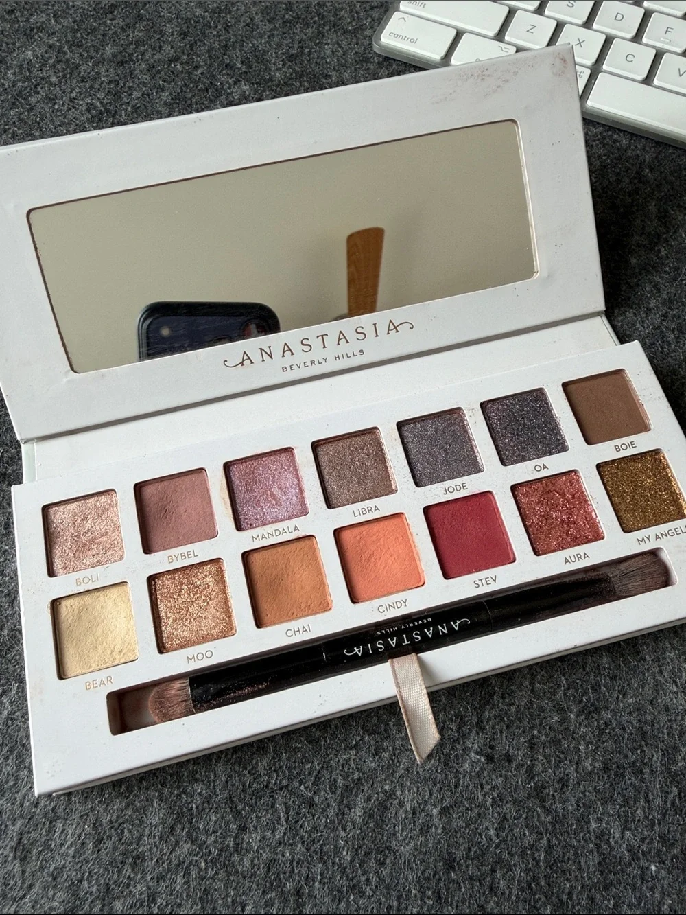 Anastasia Beverly Hills Carli Bybel Pink & Gold Jeweled Palette